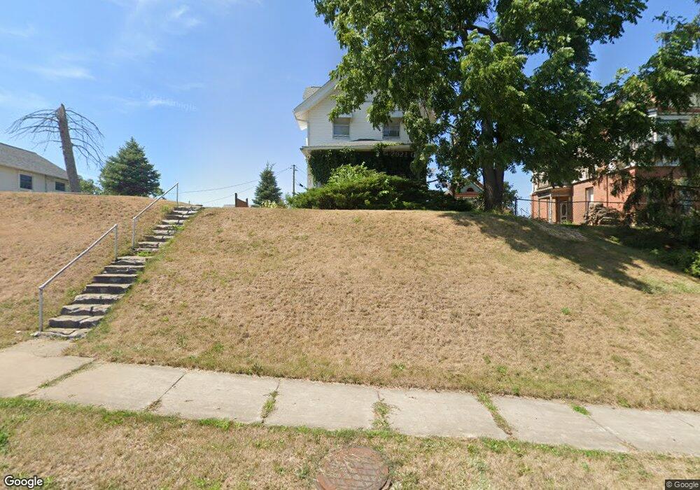 1512 9th St SW, Cedar Rapids, IA 52404 - photo 1