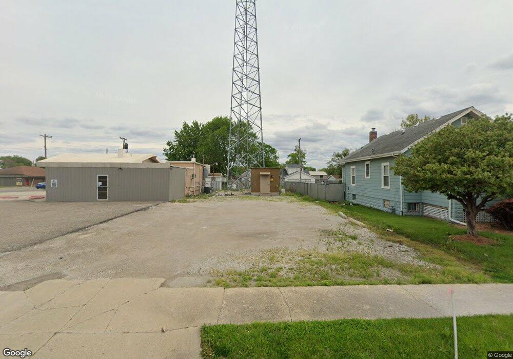 620 N Logan St, Lincoln, IL 62656 - photo 1