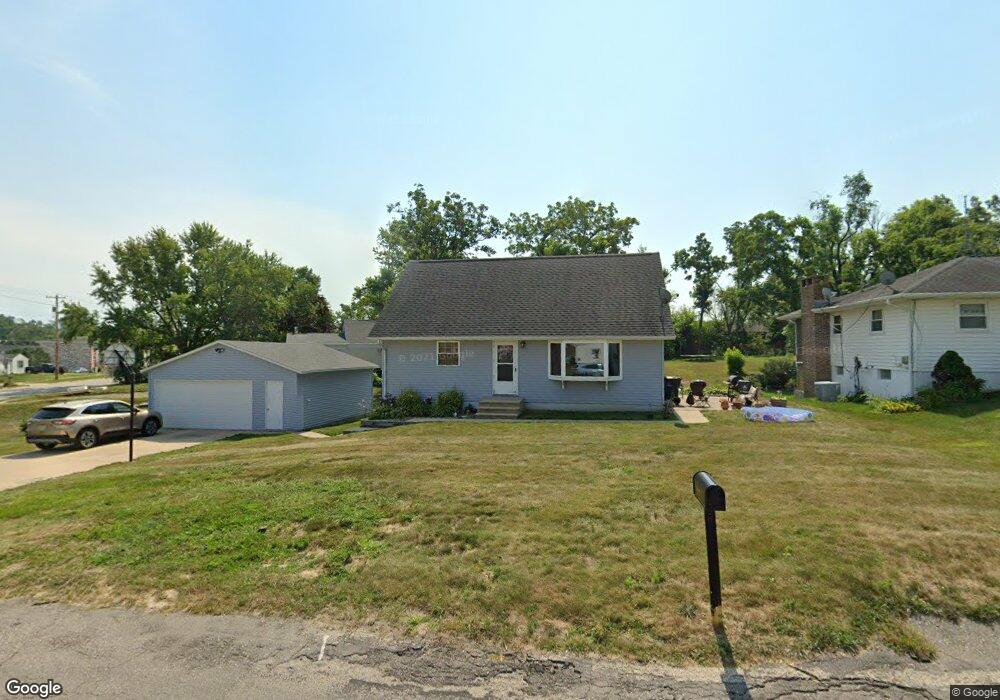 1537 Hillside Dr NW, Cedar Rapids, IA 52405 - photo 1