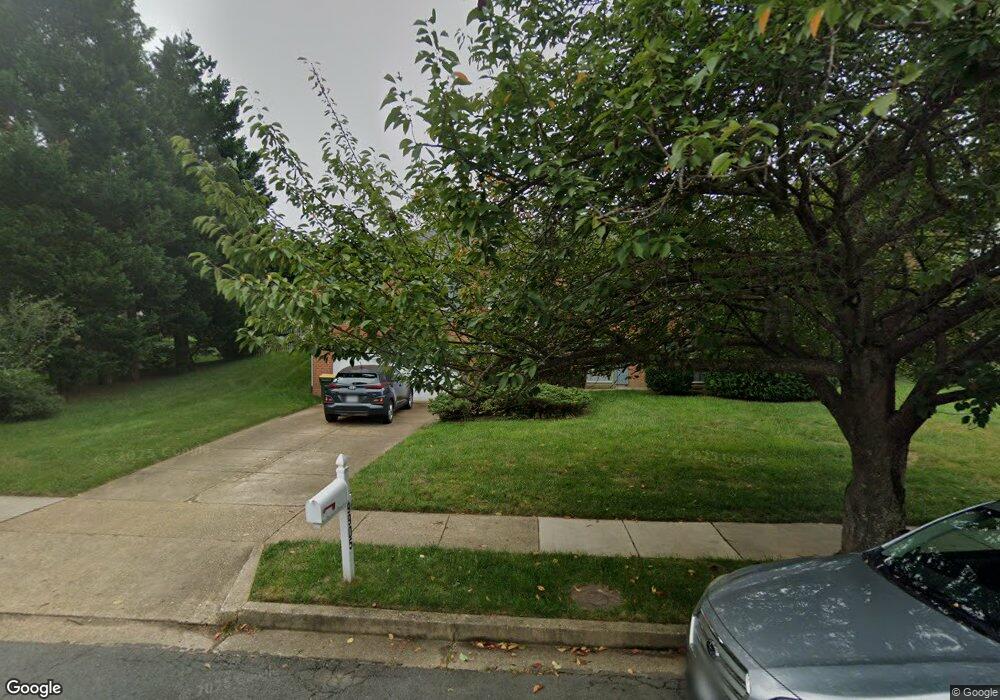 9905 Lindel Ln, Vienna, VA 22181 - photo 1