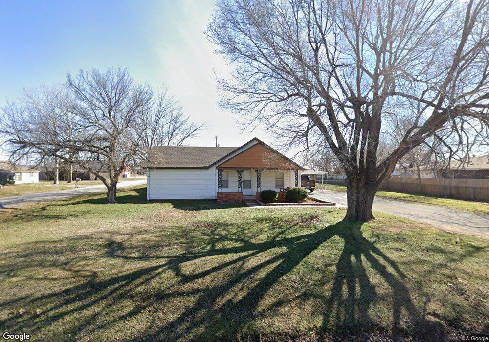 211 NW 5th St, Cache, OK 73527 - photo 1