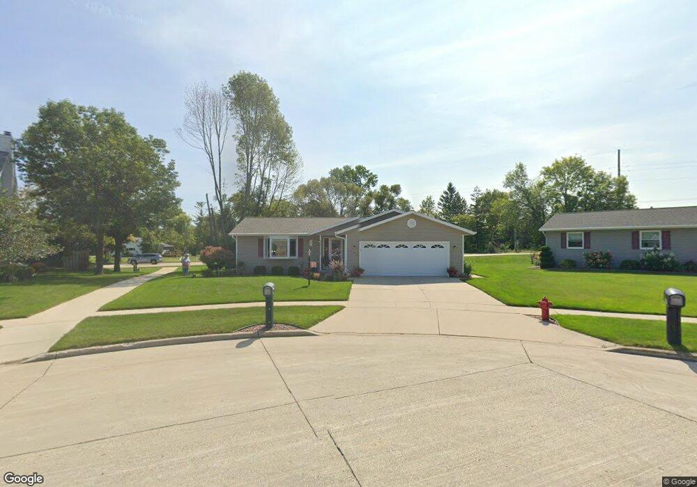 1605 Atlanta Ct, Manitowoc, WI 54220 - photo 1