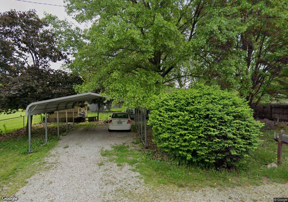 916 N 34th St, Mattoon, IL 61938 - photo 1