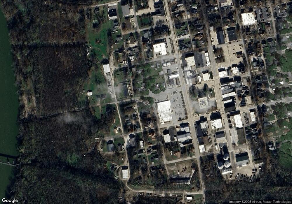 321 2nd St, Covington, IN 47932 - photo 1