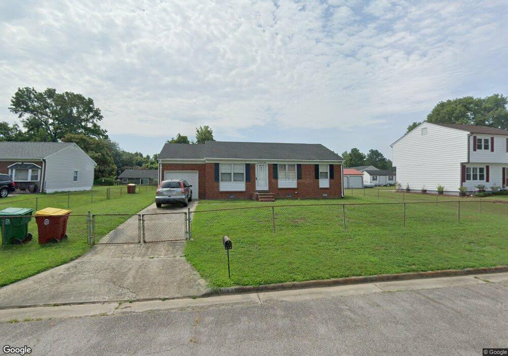 628 Flynn Ln, Petersburg, VA 23805 - photo 1