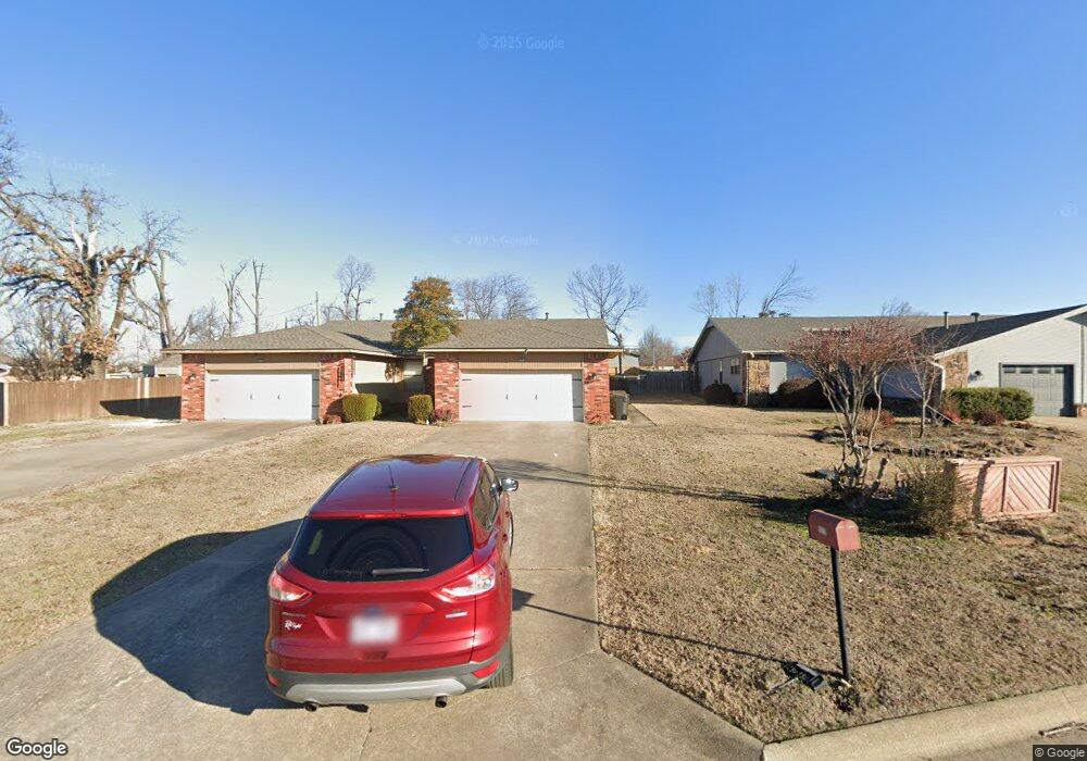 1017 W Linden St, Rogers, AR 72756 - photo 1