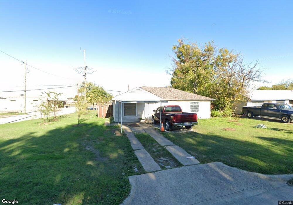 622 SW Dallas St, Grand Prairie, TX 75051 - photo 1