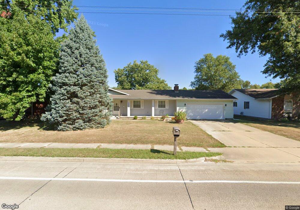 1006 W Evergreen Ave, Effingham, IL 62401 - photo 1