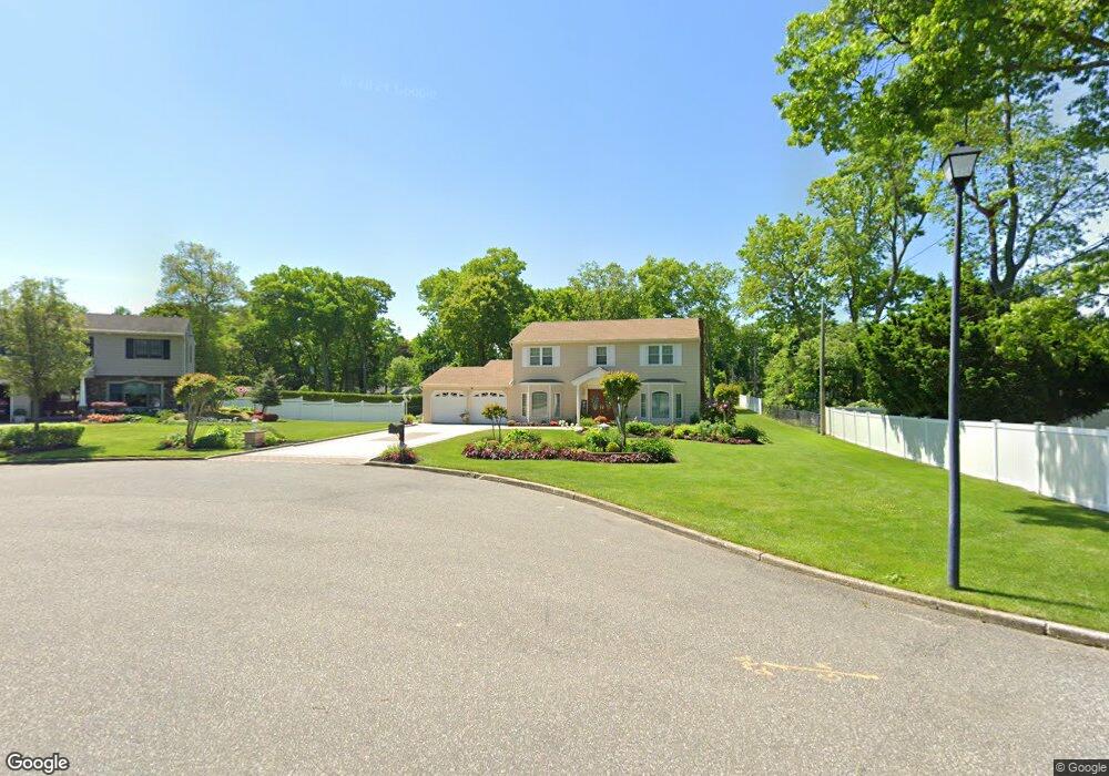 8 Grouse Place, ComMacK, NY 11725 - photo 1