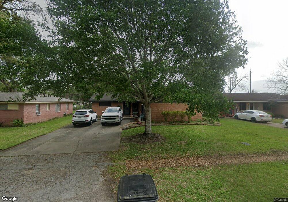 1821 Sunset Ave, Bay City, TX 77414 - photo 1