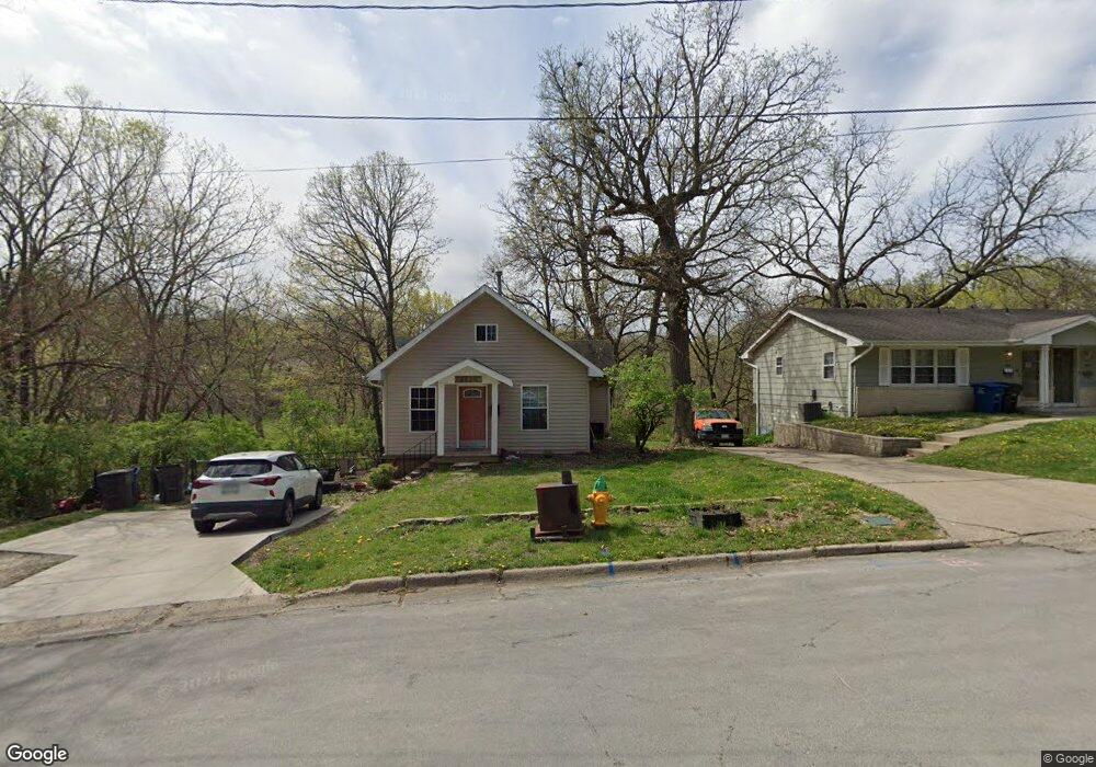 2820 Allison Ave, Des Moines, IA 50310 - photo 1