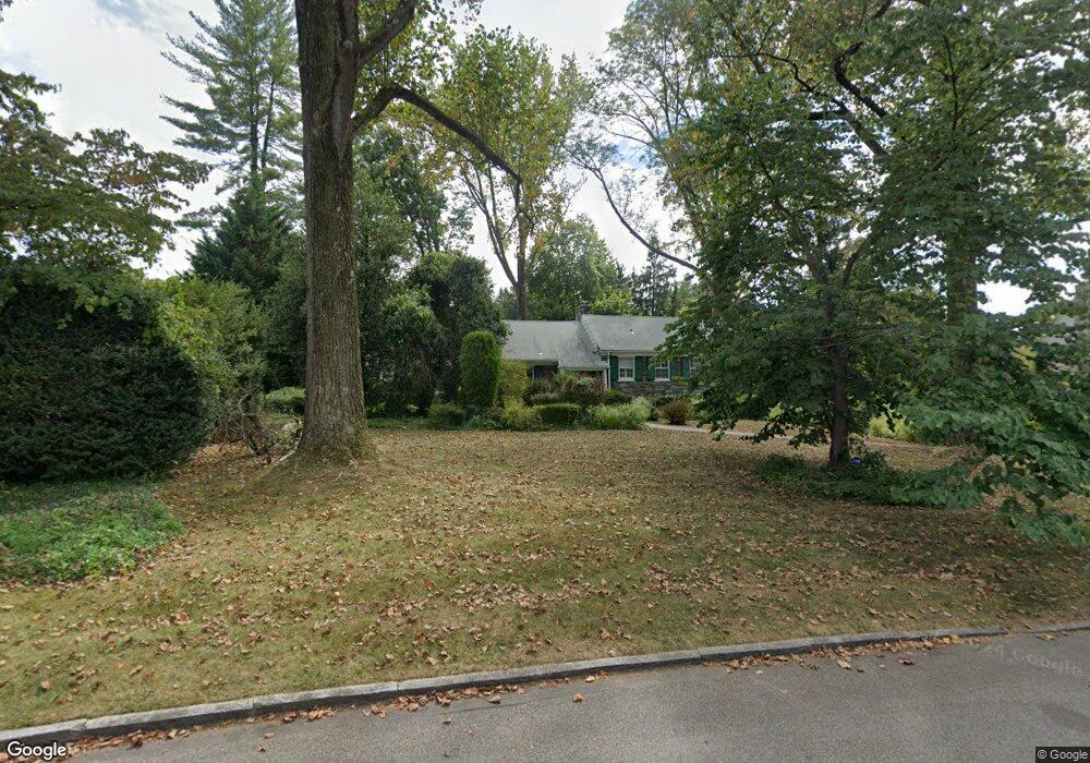 816 Gatemore Rd, Bryn Mawr, PA 19010 - photo 1