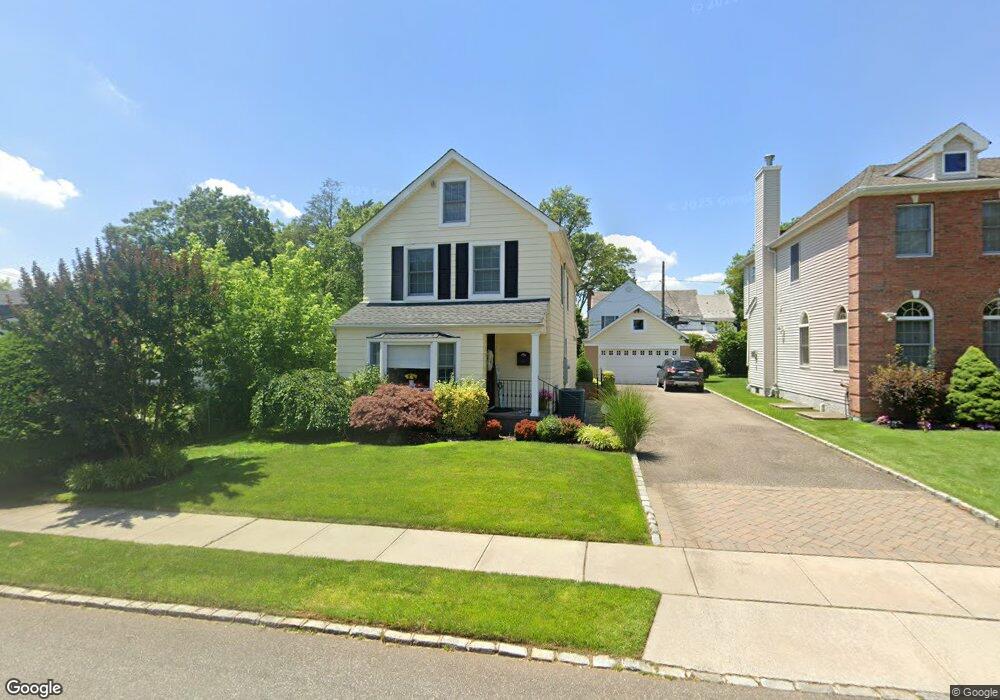 11 Dewey St, Manhasset, NY 11030 - photo 1