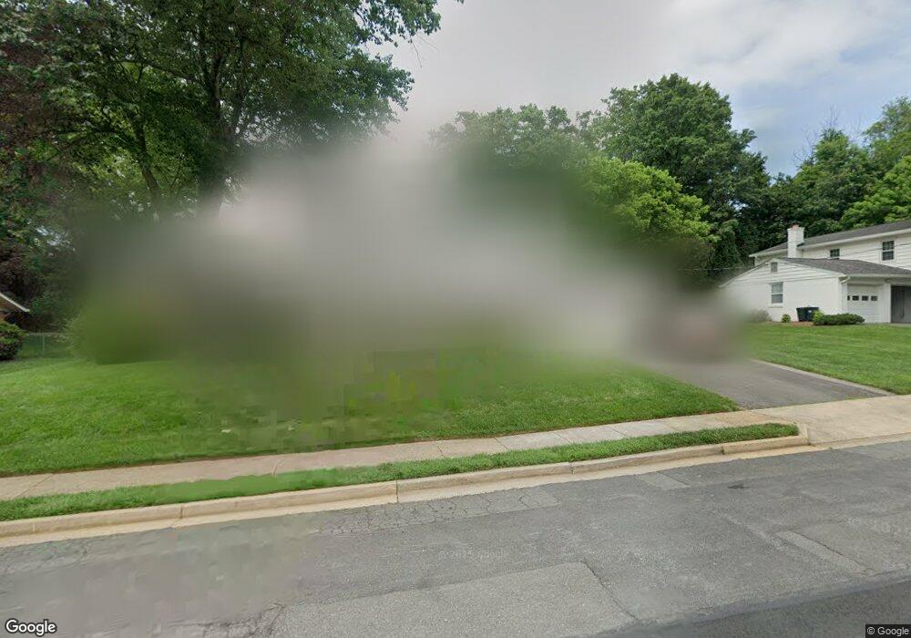 906 Country Club Dr NE, Vienna, VA 22180 - photo 1