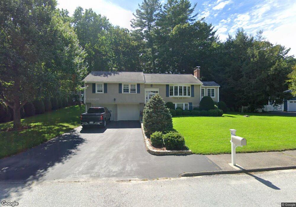 19 Hillcrest Rd, Medfield, MA 02052 - photo 1