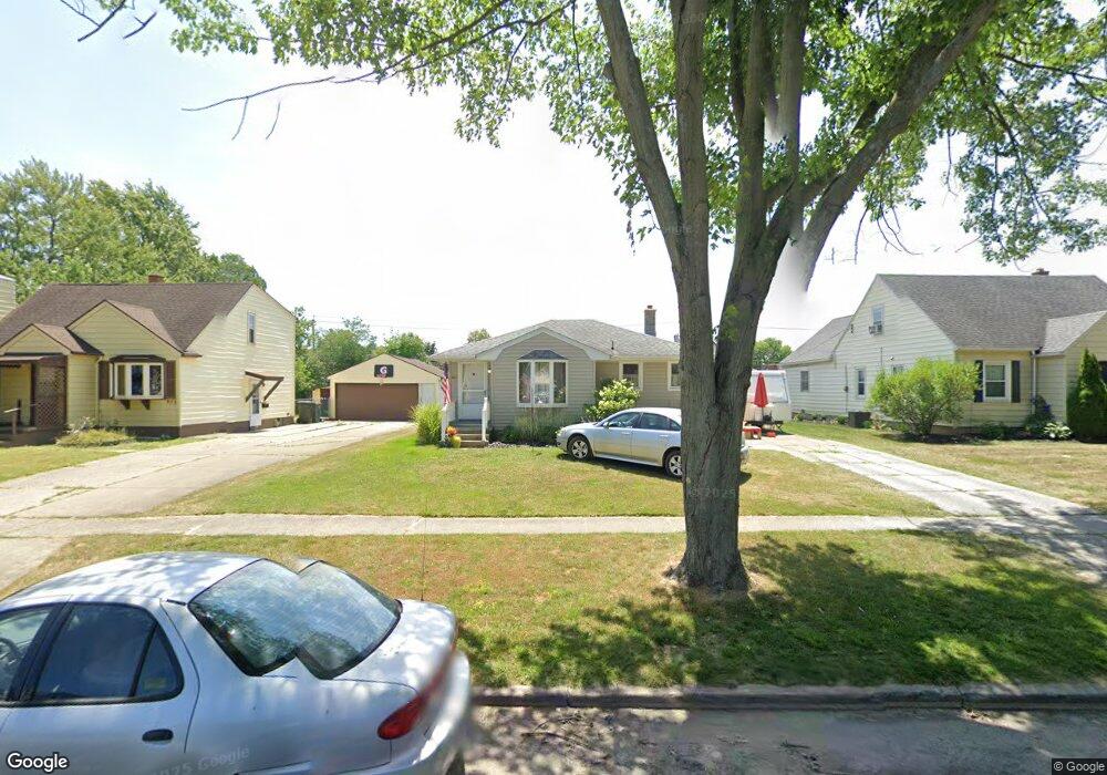 869 Pioneer Dr, North Tonawanda, NY 14120 - photo 1