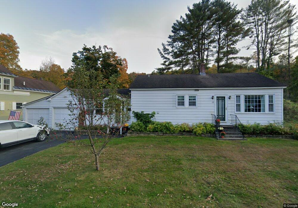 15 Meadow St, Ludlow, VT 05149 - photo 1