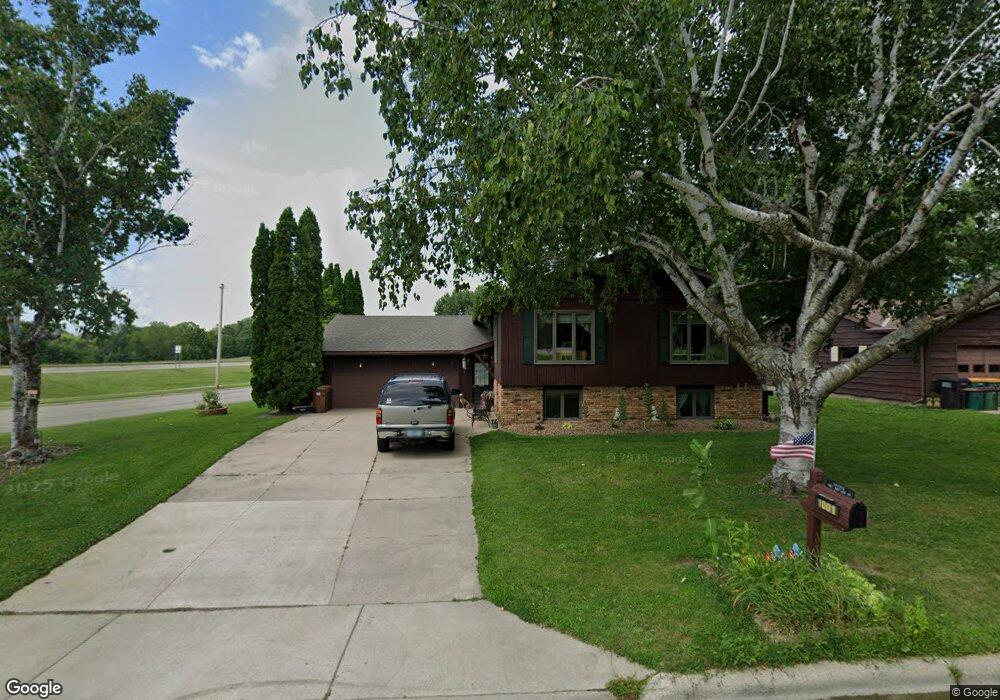 1001 Skylark Ln, Albert Lea, MN 56007 - photo 1