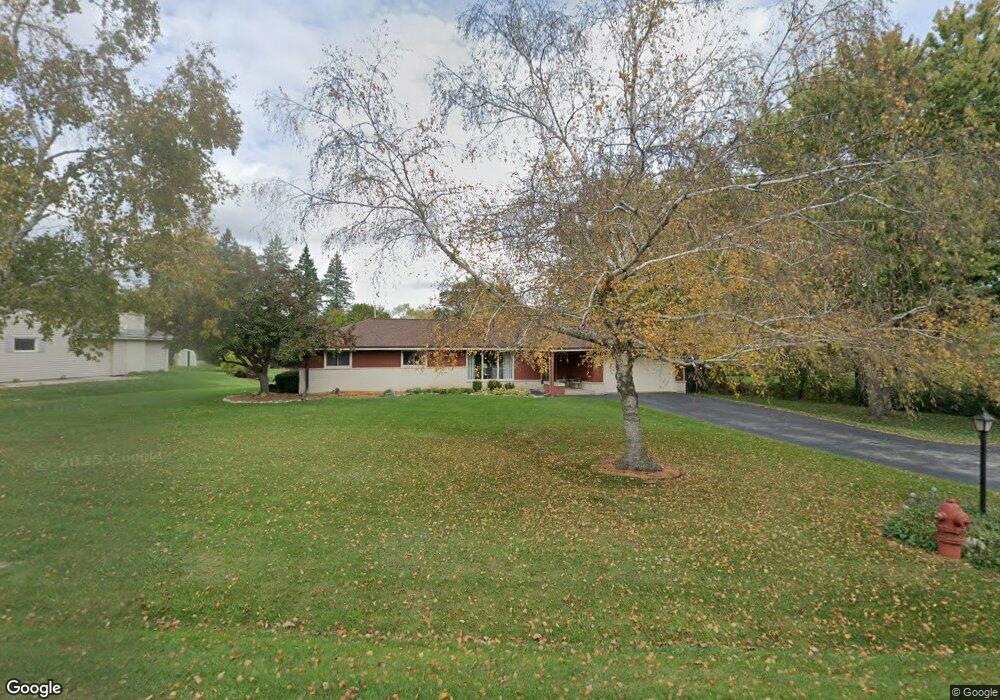 N71W13726 Nicolet Ct, Menomonee Falls, WI 53051 - photo 1