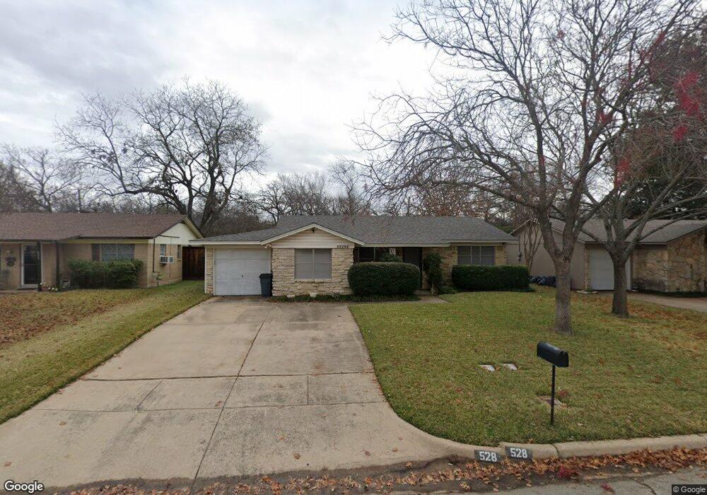 528 Livingston Dr, Hurst, TX 76053 - photo 1