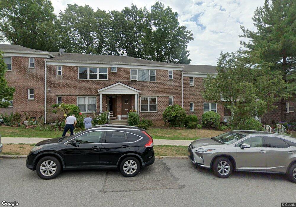 19846 Pompeii Ave unit 2, Hollis, NY 11423 - photo 1