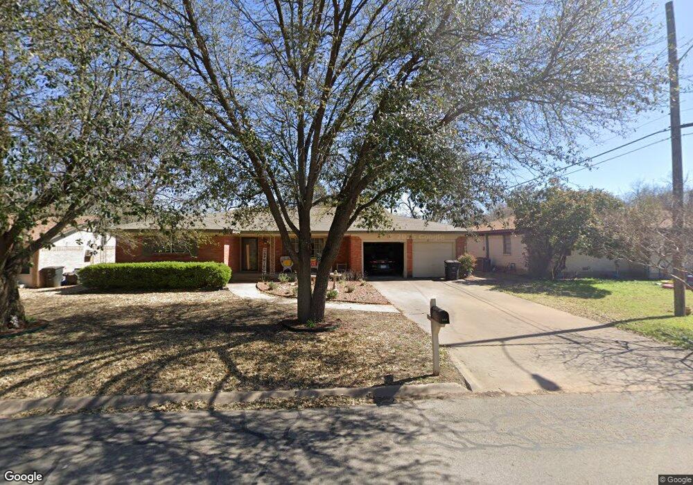 1215 Tanglewood Dr, Cleburne, TX 76033 - photo 1