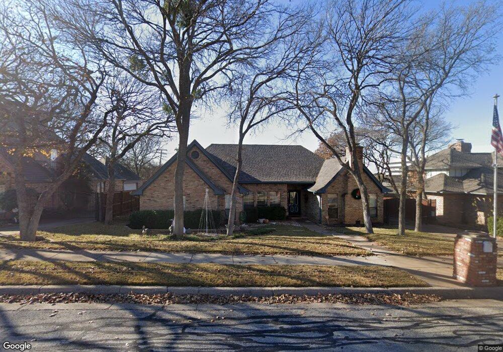 2407 Summit View Dr, Bedford, TX 76021 - photo 1