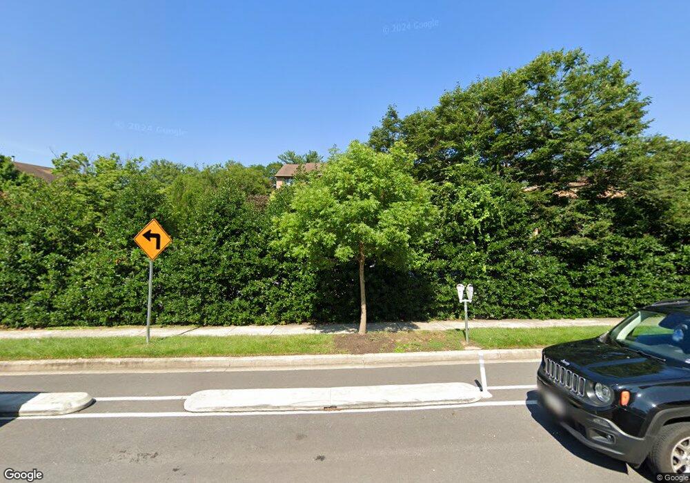 11301 Commonwealth Dr unit 301, Rockville, MD 20852 - photo 1