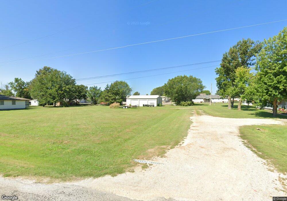 201 W 3rd St, Altamont, KS 67330 - photo 1