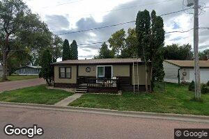 503 4th St SE, Wagner, SD 57380