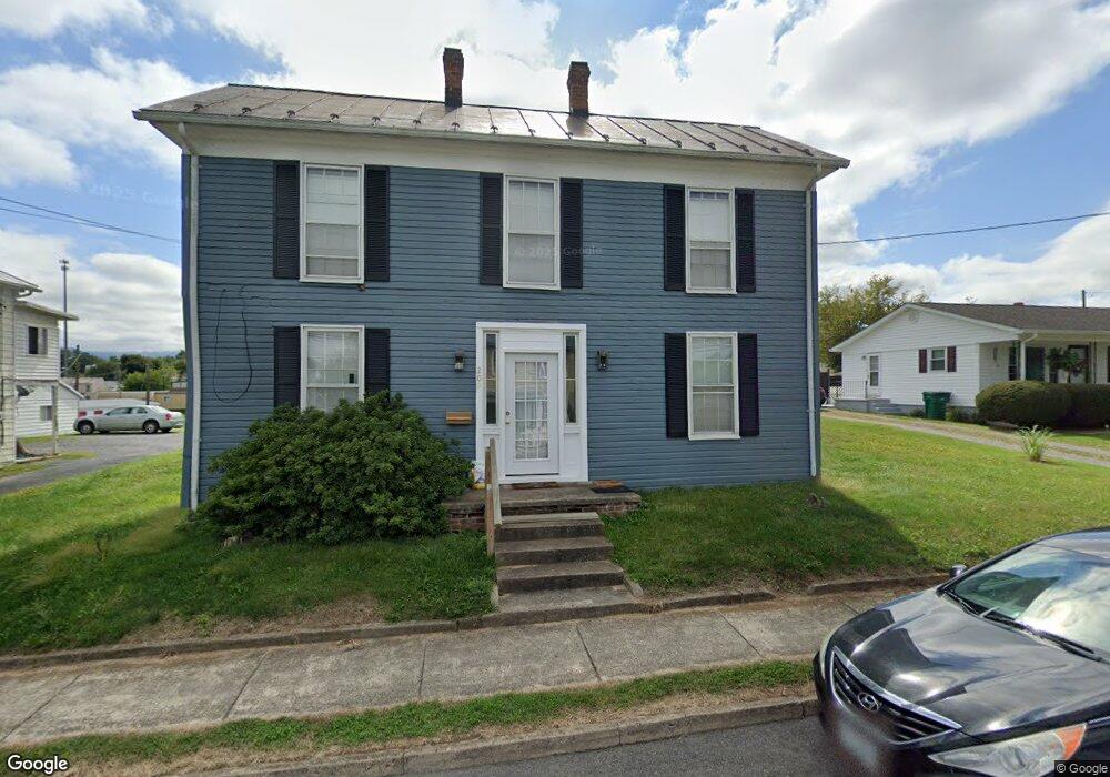 209 Mechanic St, Luray, VA 22835 - photo 1