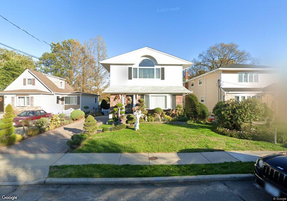 425 Doris Ave, Franklin Square, NY 11010 - photo 1