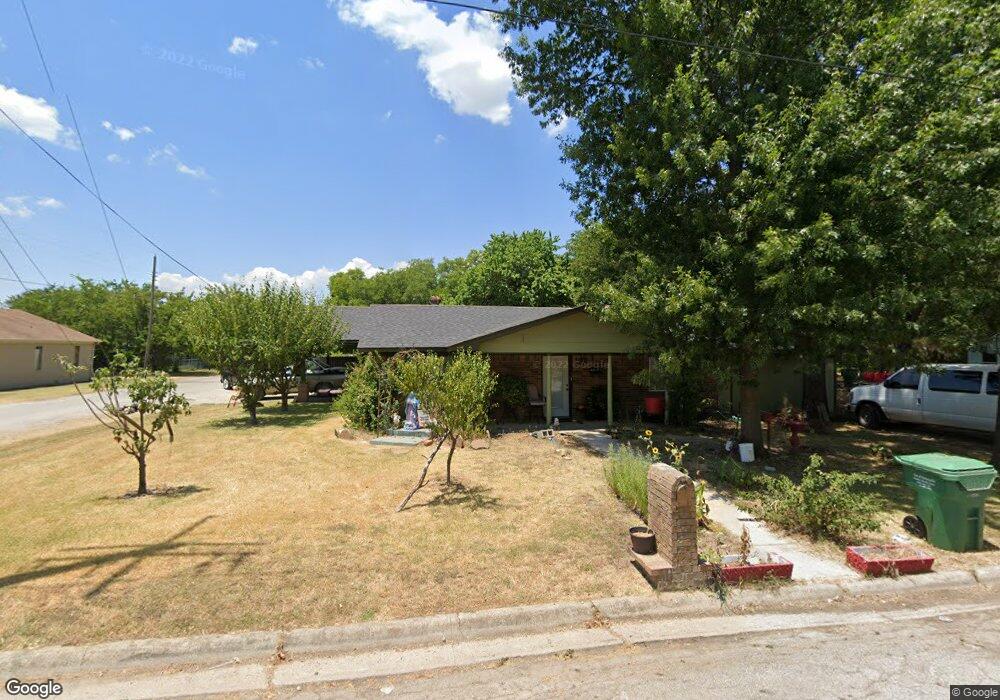 503 Ritchey St, Gainesville, TX 76240 - photo 1