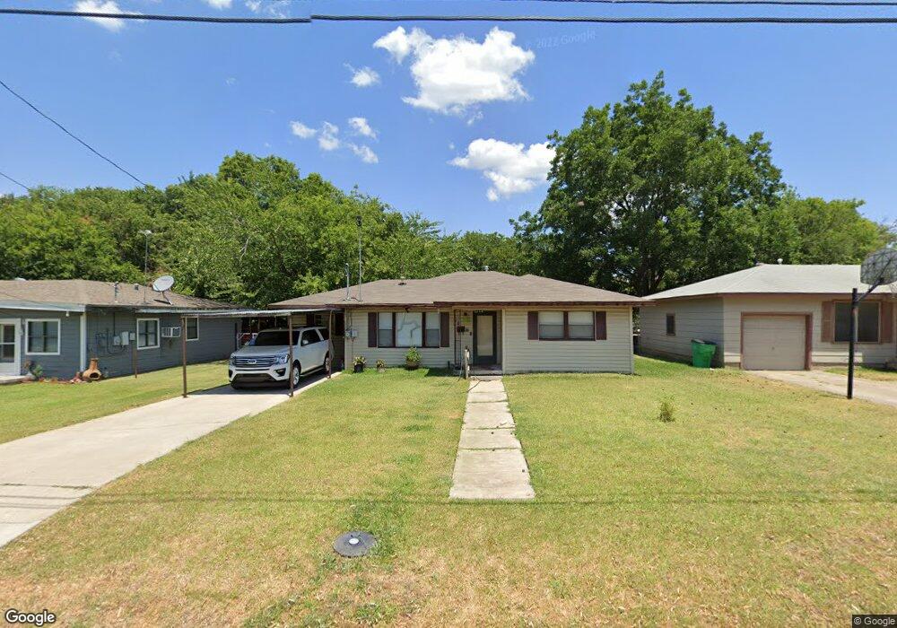1615 Elizabeth St, Gainesville, TX 76240 - photo 1