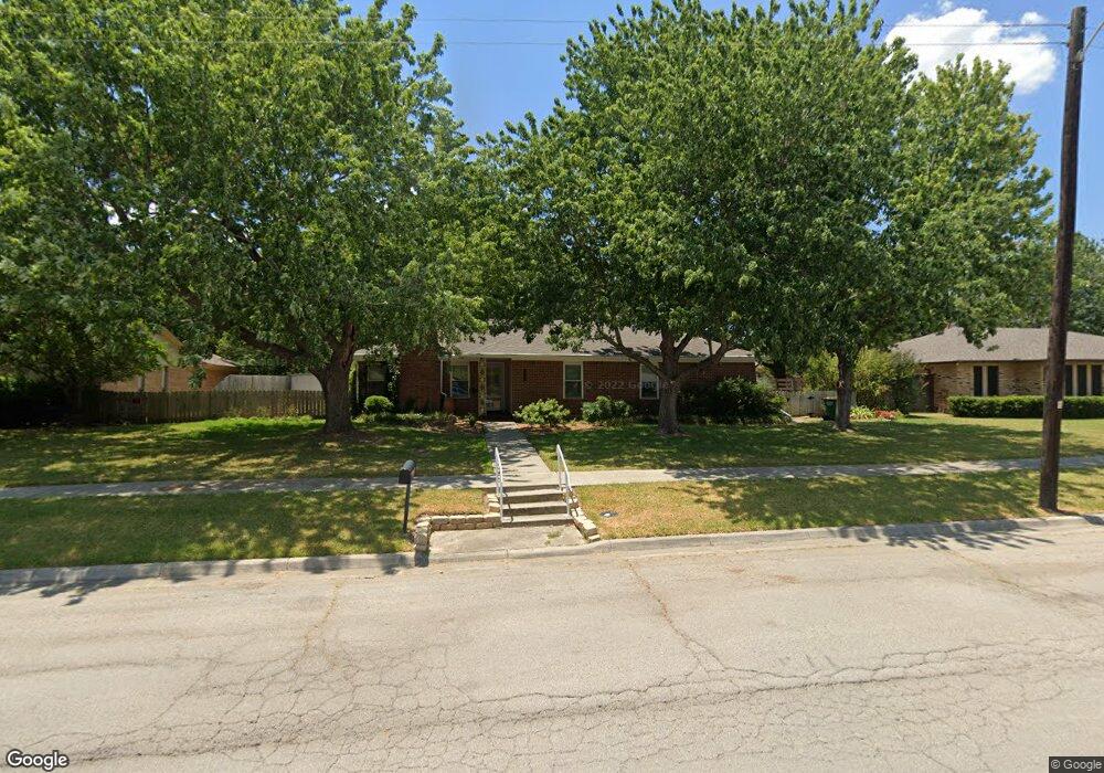 1003 Rosedale Dr, Gainesville, TX 76240 - photo 1