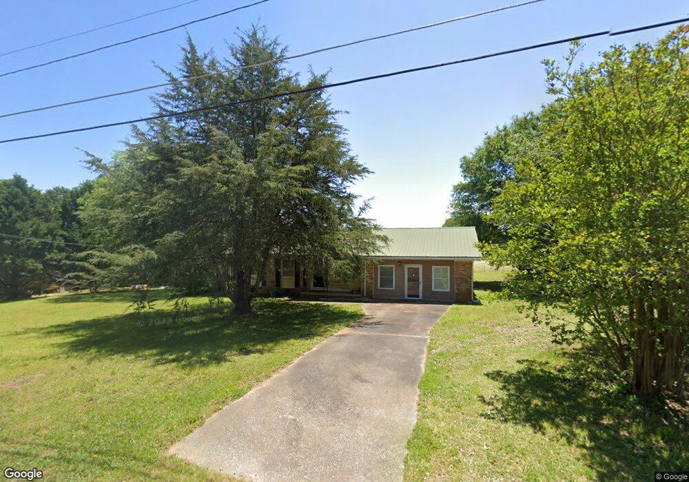 301 Cherokee Dr, Bowman, GA 30624 - photo 1