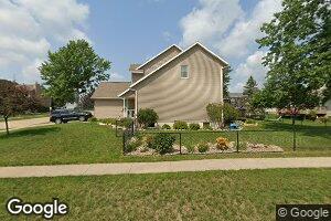 210 Woodbine Dr, Marion, IA 52302