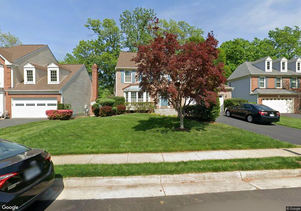 8405 Wood Pointe Ct, Fairfax Station, VA 22039 - photo 1