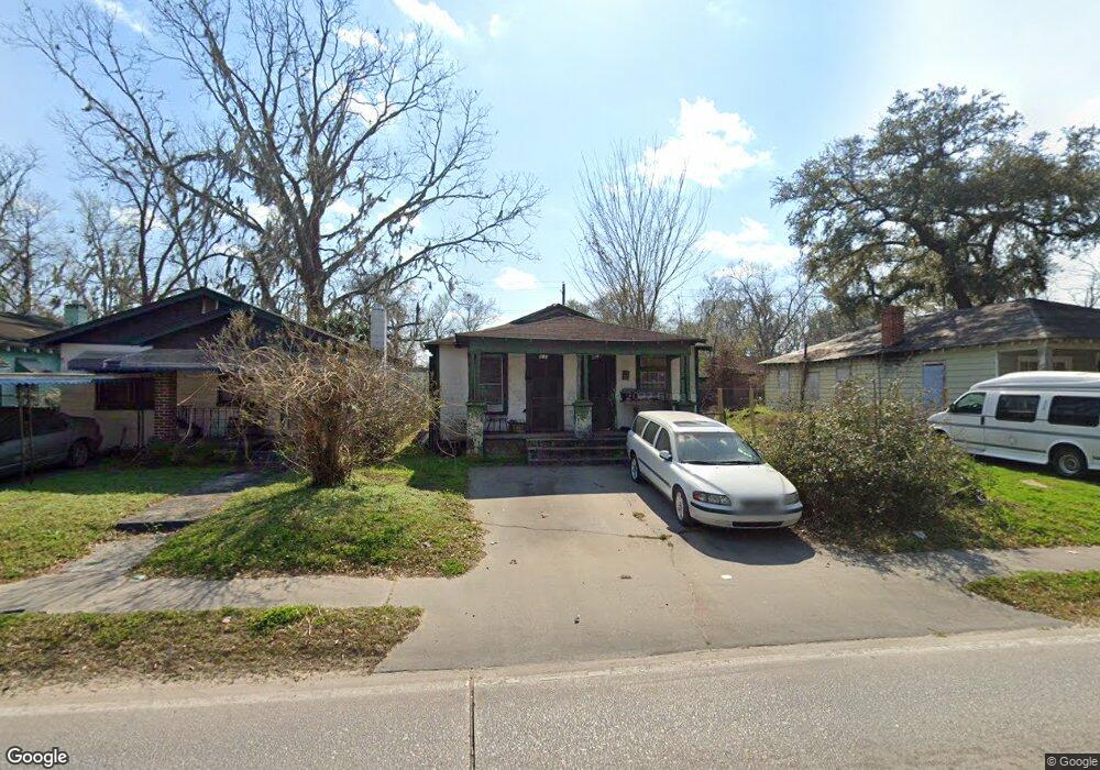 813 W 52nd St, Savannah, GA 31405 - photo 1