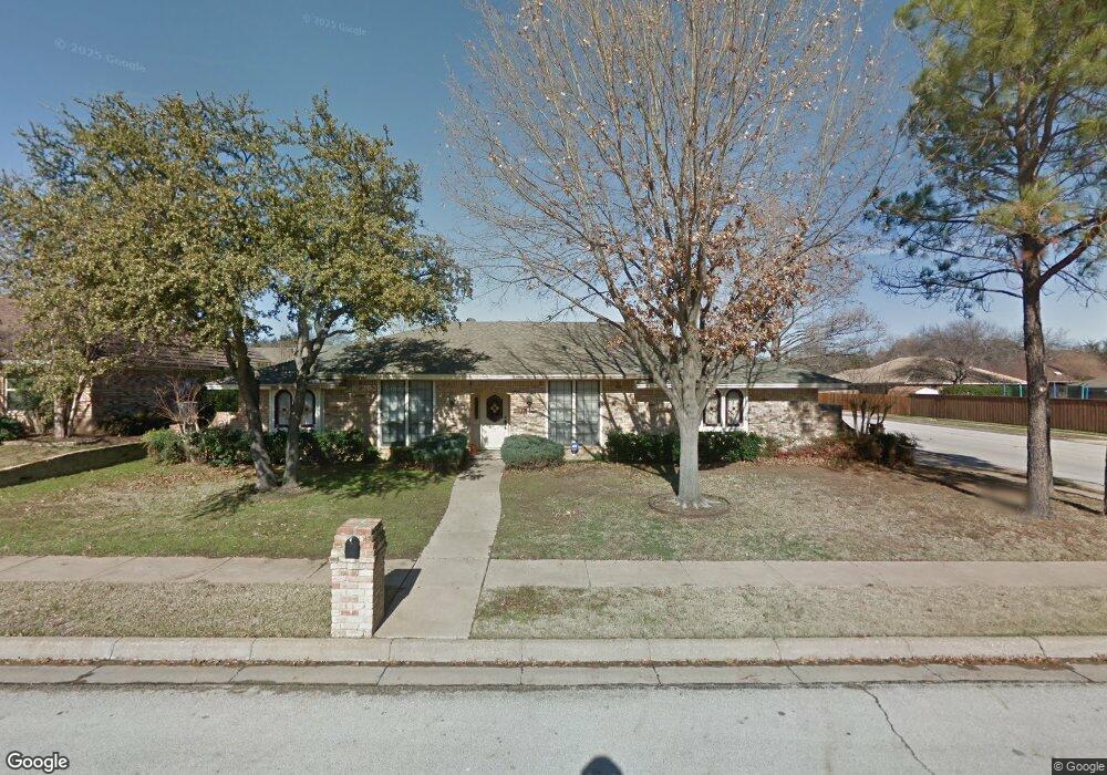 213 Norfolk Dr, Bedford, TX 76021 - photo 1