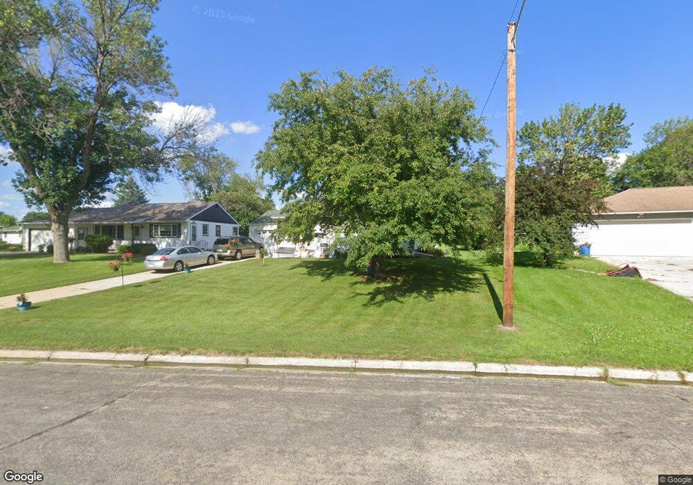 407 Lynwood Dr, Albert Lea, MN 56007 - photo 1