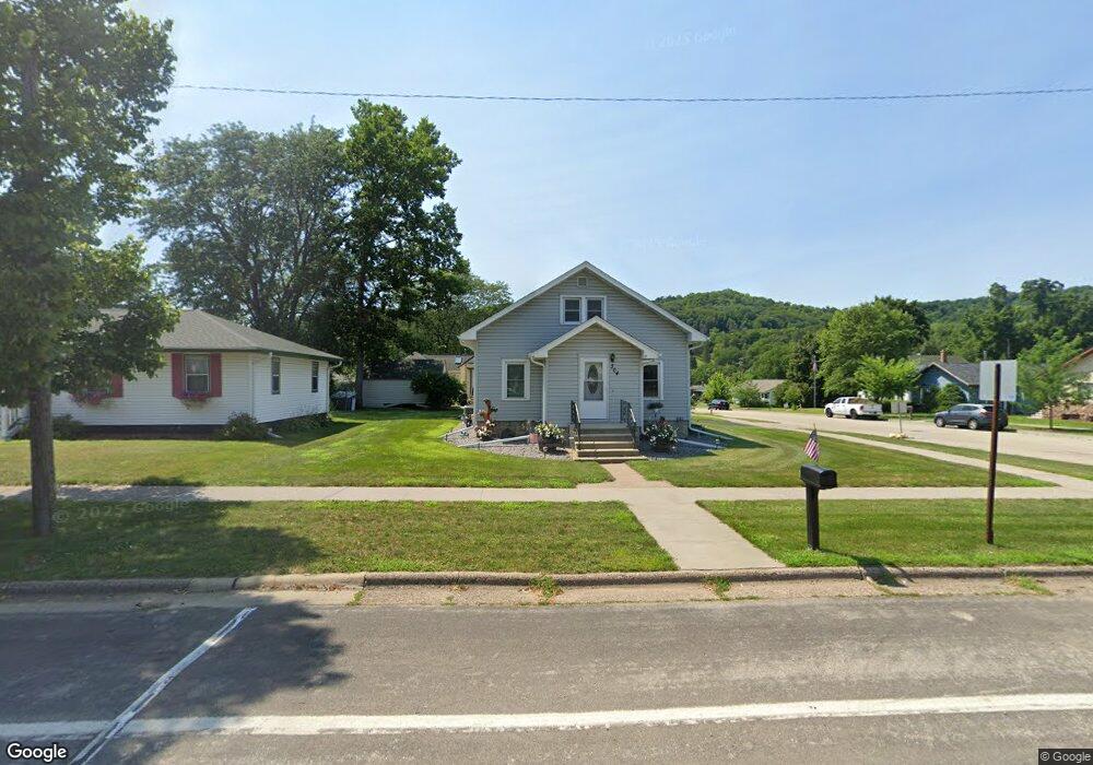 304 S Elm St, La Crescent, MN 55947 - photo 1