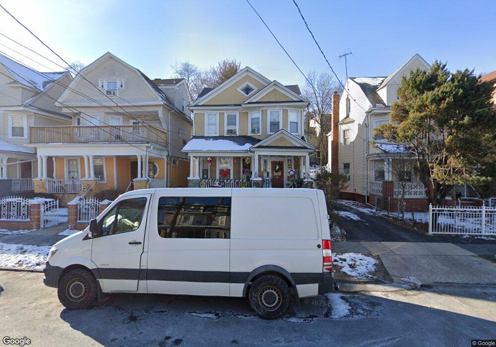 561 van Cortlandt Park Ave, Yonkers, NY 10705 - photo 1