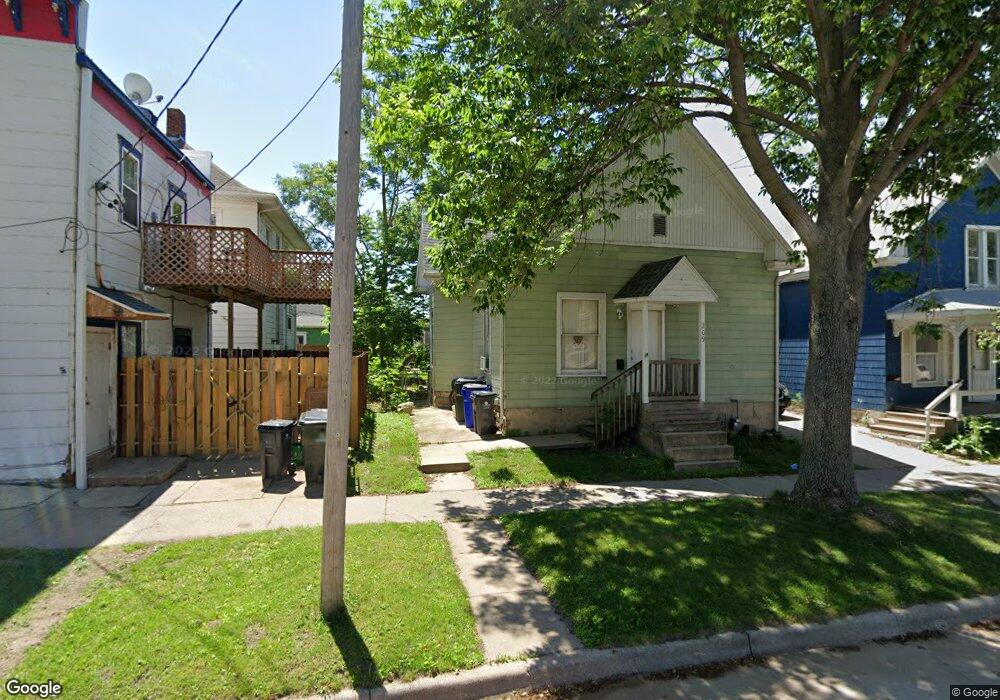 209 7th Ave SW, Cedar Rapids, IA 52404 - photo 1