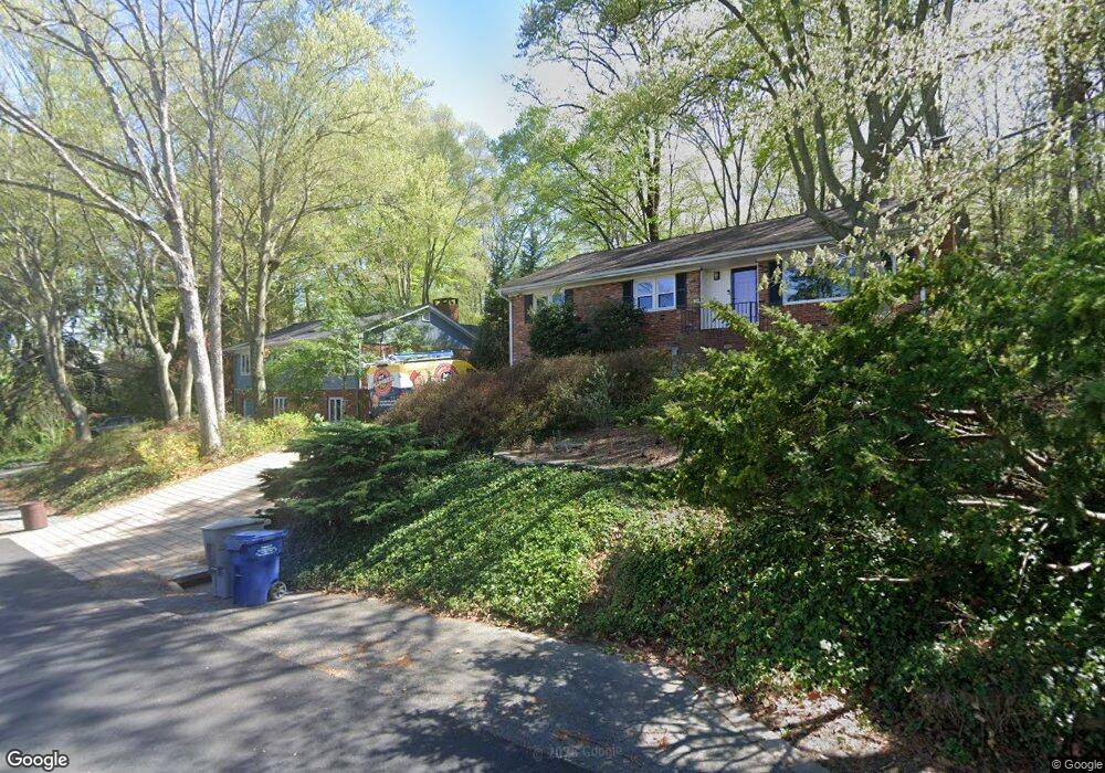 6391 Lakeview Dr, Falls Church, VA 22041 - photo 1