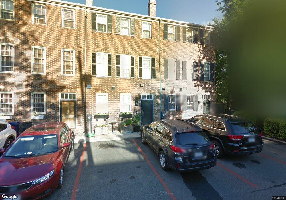 1321 Chetworth Ct, Alexandria, VA 22314 - photo 1