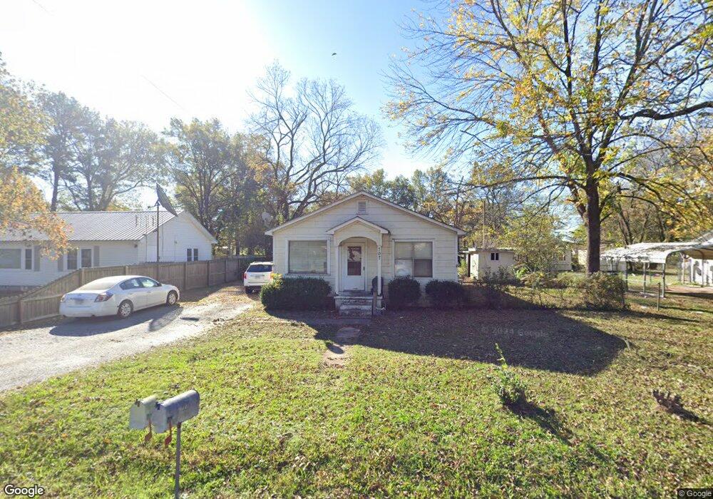 707 W 4th St, Stuttgart, AR 72160 - photo 1