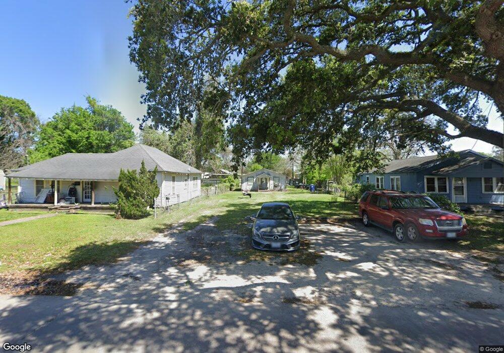 2413 Avenue C, Bay City, TX 77414 - photo 1