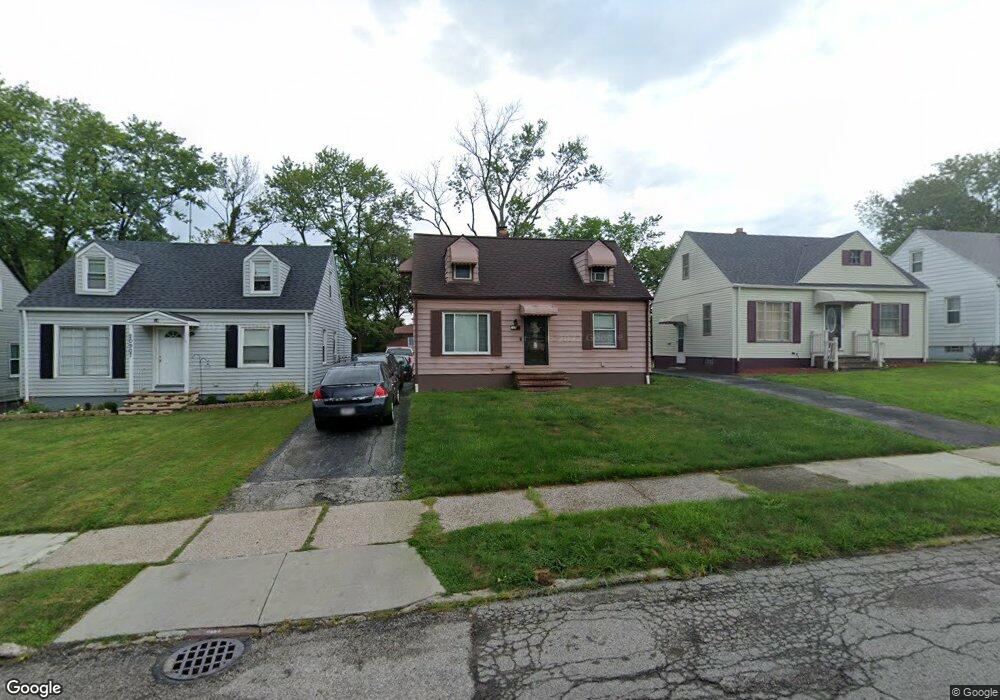 20911 Hansen Rd, Maple Heights, OH 44137 - photo 1