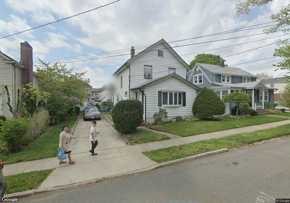 309 Schuster Ave, Mineola, NY 11501 - photo 1